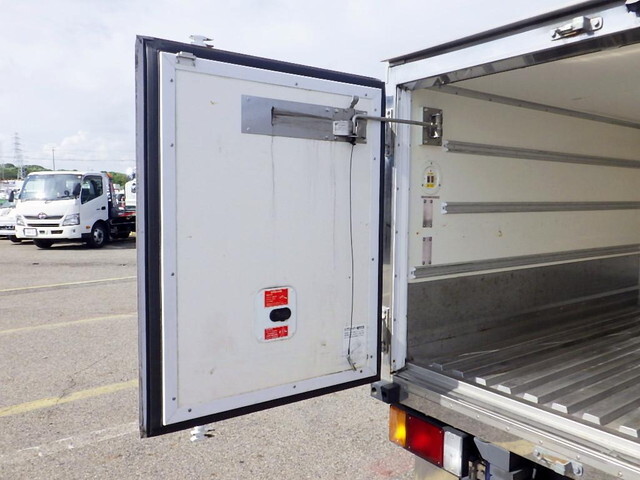 いすゞエルフ冷凍車（冷蔵車）小型（2t・3t）[写真07]