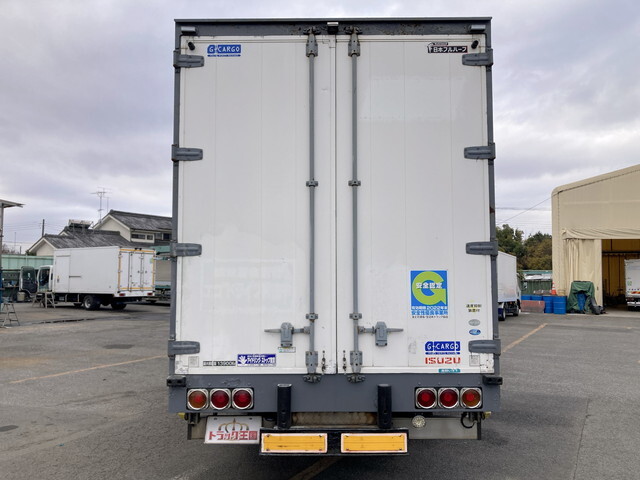 いすゞギガアルミウイング大型（10t）[写真10]