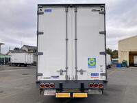 いすゞギガアルミウイング大型（10t）[写真11]