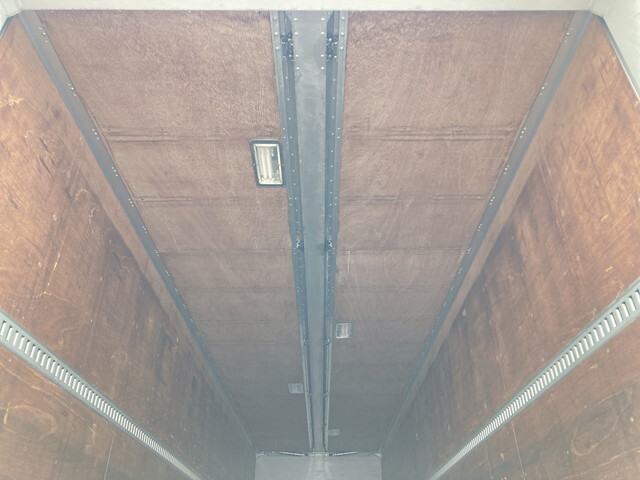 いすゞギガアルミウイング大型（10t）[写真14]