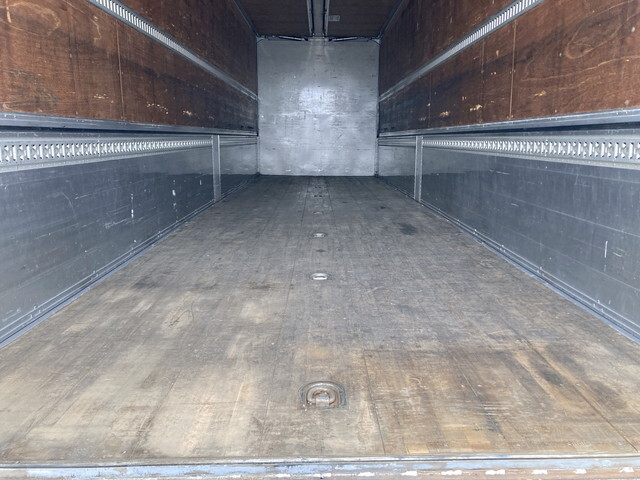 いすゞギガアルミウイング大型（10t）[写真15]