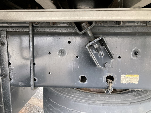 いすゞギガアルミウイング大型（10t）[写真21]