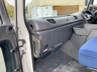 いすゞギガアルミウイング大型（10t）[写真32]