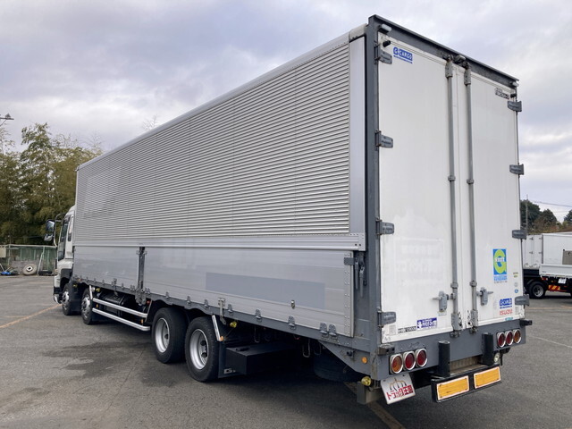 いすゞギガアルミウイング大型（10t）[写真04]