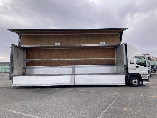 いすゞギガアルミウイング大型（10t）[写真06]