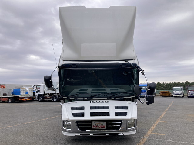 いすゞギガアルミウイング大型（10t）[写真08]