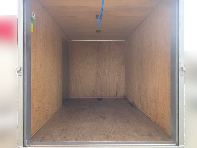 いすゞエルフアルミバン小型（2t・3t）[写真09]