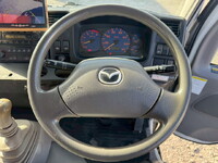 マツダタイタンクレーン4段小型（2t・3t）[写真37]