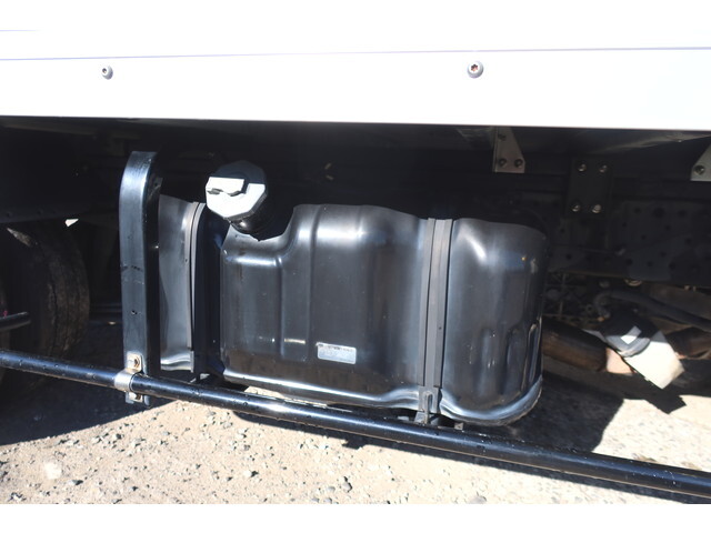 いすゞエルフアルミバン小型（2t・3t）[写真21]