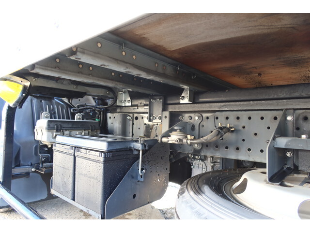 いすゞエルフアルミバン小型（2t・3t）[写真26]