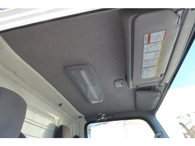 いすゞエルフアルミバン小型（2t・3t）[写真32]