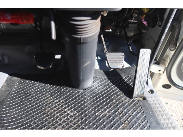 いすゞエルフアルミバン小型（2t・3t）[写真34]