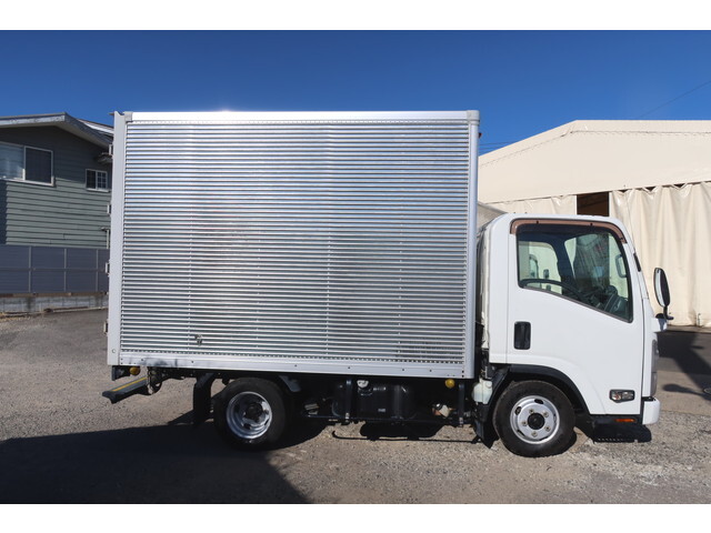 いすゞエルフアルミバン小型（2t・3t）[写真04]