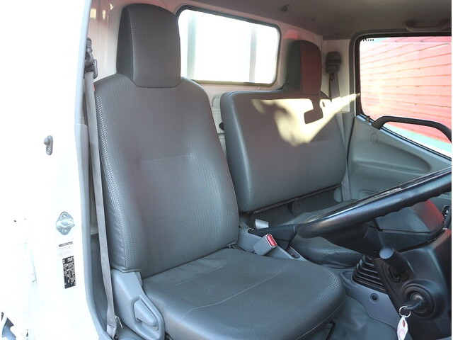 日野デュトロ平ボディ小型（2t・3t）[写真27]