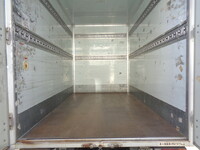 いすゞエルフアルミバン小型（2t・3t）[写真26]