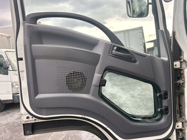 UDトラックスコンドルアルミウイング中型（4t）[写真16]