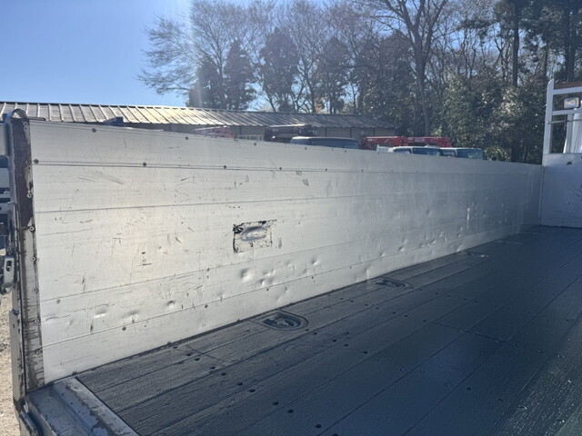 三菱ふそうキャンターアルミブロック小型（2t・3t）[写真12]