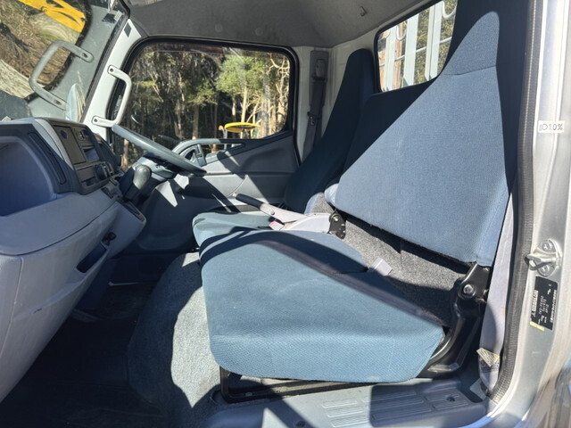 三菱ふそうキャンターアルミブロック小型（2t・3t）[写真21]