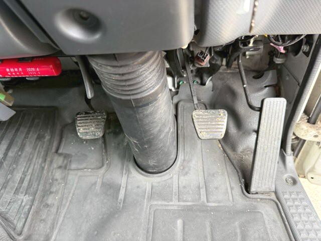 いすゞエルフ冷凍車（冷蔵車）小型（2t・3t）[写真14]