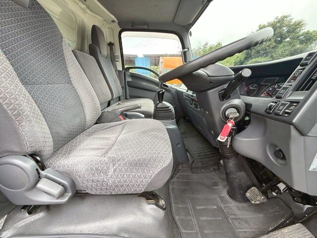 いすゞエルフ冷凍車（冷蔵車）小型（2t・3t）[写真16]