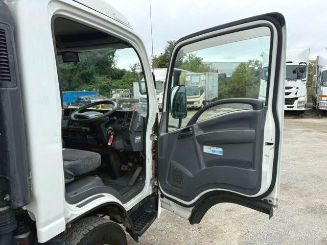 いすゞエルフ冷凍車（冷蔵車）小型（2t・3t）[写真18]