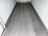 いすゞエルフ冷凍車（冷蔵車）小型（2t・3t）[写真40]