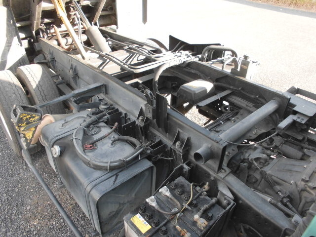 いすゞエルフパッカー車（塵芥車）小型（2t・3t）[写真13]