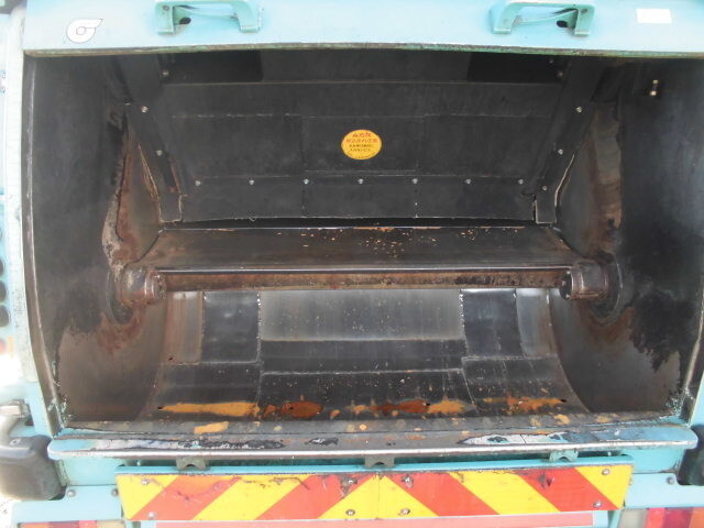 いすゞエルフパッカー車（塵芥車）小型（2t・3t）[写真04]