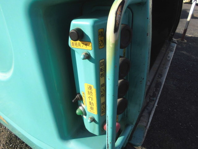 いすゞエルフパッカー車（塵芥車）小型（2t・3t）[写真06]