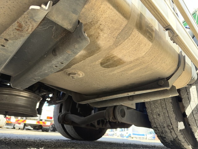 日野プロフィアトレーラーヘッド（トラクターヘッド）大型（10t）[写真14]