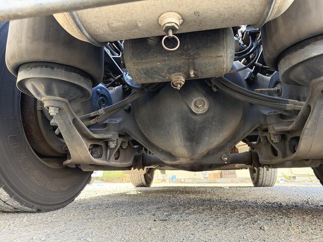 日野プロフィアトレーラーヘッド（トラクターヘッド）大型（10t）[写真17]