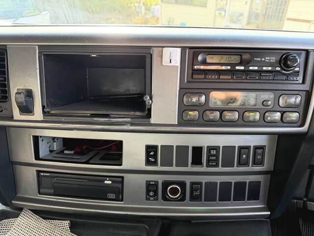 日野プロフィアトレーラーヘッド（トラクターヘッド）大型（10t）[写真31]