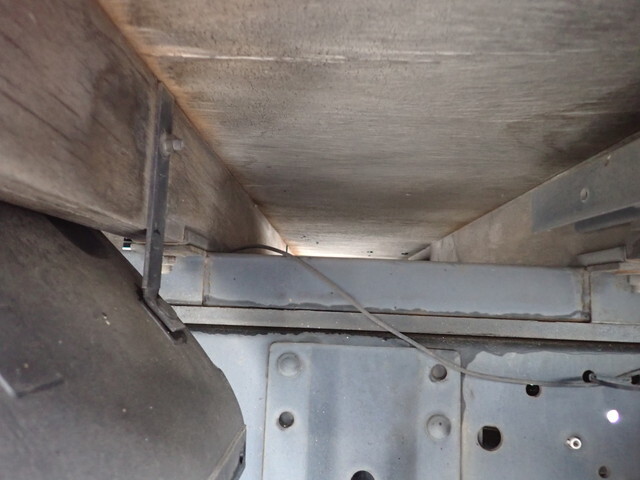 いすゞエルフ平ボディ小型（2t・3t）[写真19]