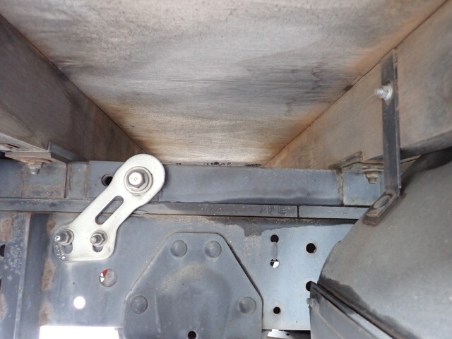 いすゞエルフ平ボディ小型（2t・3t）[写真20]