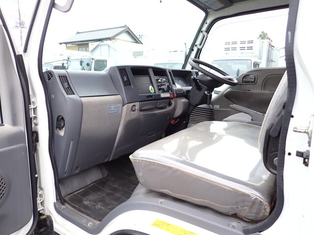 いすゞエルフ平ボディ小型（2t・3t）[写真32]