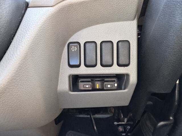 三菱ふそうキャンター平ボディ小型（2t・3t）[写真18]