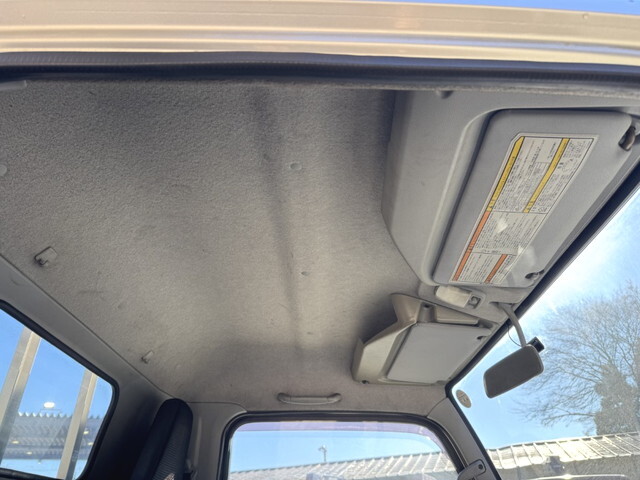 三菱ふそうキャンター平ボディ小型（2t・3t）[写真20]