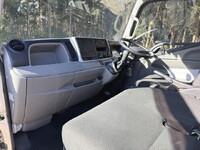 三菱ふそうキャンター平ボディ小型（2t・3t）[写真23]