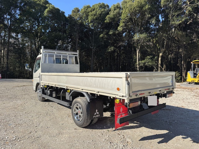 三菱ふそうキャンター平ボディ小型（2t・3t）[写真04]