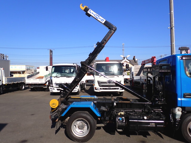 三菱ふそうキャンターコンテナ専用車小型（2t・3t）[写真13]