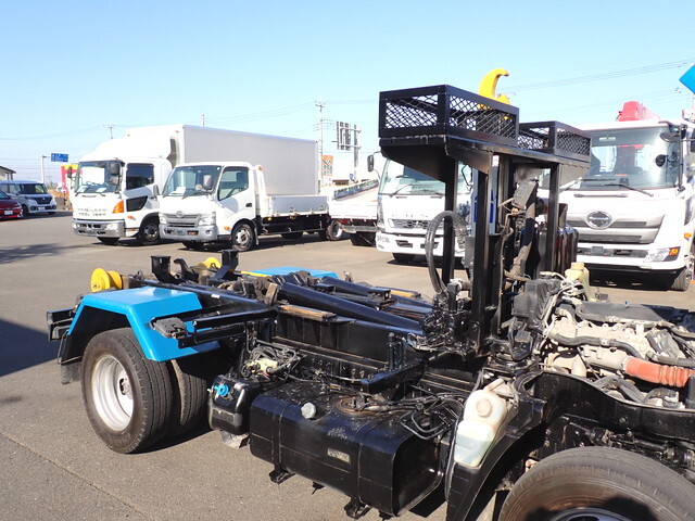 三菱ふそうキャンターコンテナ専用車小型（2t・3t）[写真18]