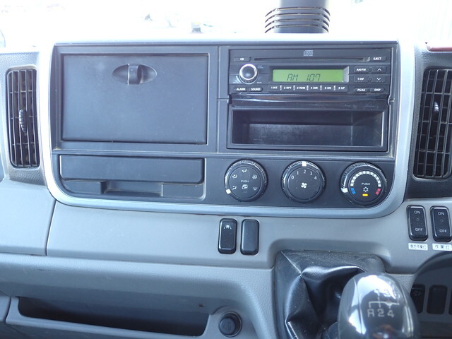 三菱ふそうキャンターコンテナ専用車小型（2t・3t）[写真31]