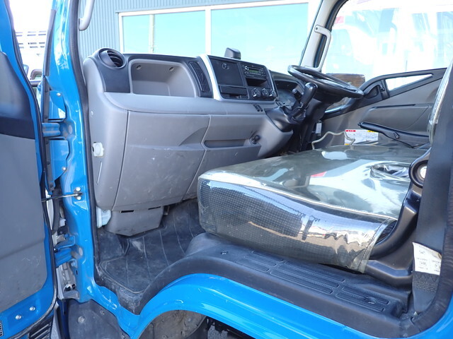 三菱ふそうキャンターコンテナ専用車小型（2t・3t）[写真33]