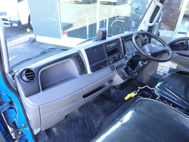 三菱ふそうキャンターコンテナ専用車小型（2t・3t）[写真34]