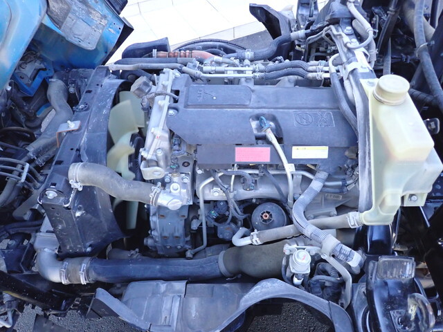 三菱ふそうキャンターコンテナ専用車小型（2t・3t）[写真38]