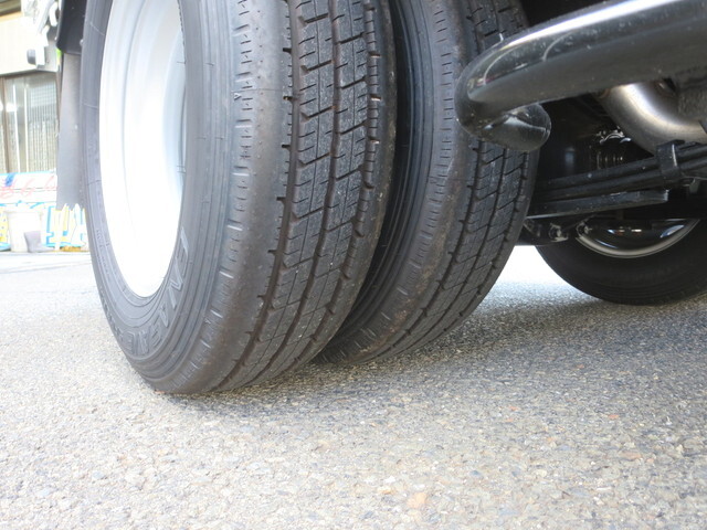 三菱キャンター平ボディ小型（2t・3t）[写真18]