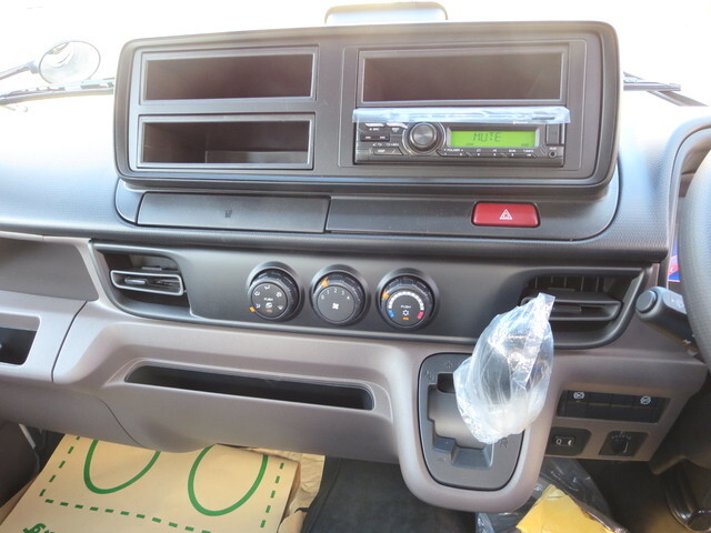 三菱キャンター平ボディ小型（2t・3t）[写真35]