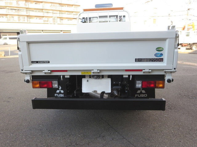 三菱キャンター平ボディ小型（2t・3t）[写真09]
