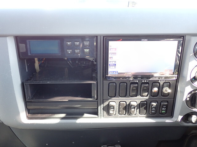 三菱ふそうファイター冷凍車（冷蔵車）中型（4t）[写真31]