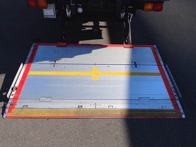 三菱ふそうファイター冷凍車（冷蔵車）中型（4t）[写真08]